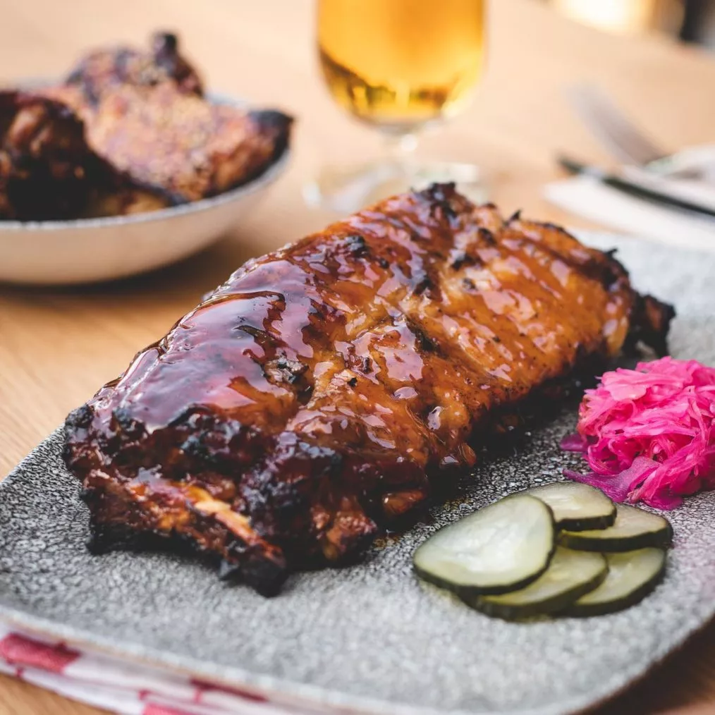 Schweine Rippchen im New York Burger in Barcelona Schweine Rippchen im New York Burger in Barcelona